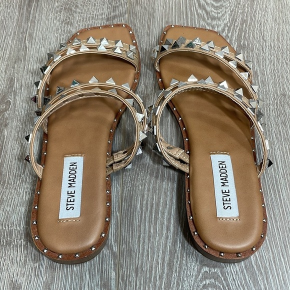 NWT Steve Madden Skyler Studded Strappy Sandals Slip On Flats 6.5 - Picture 4 of 12